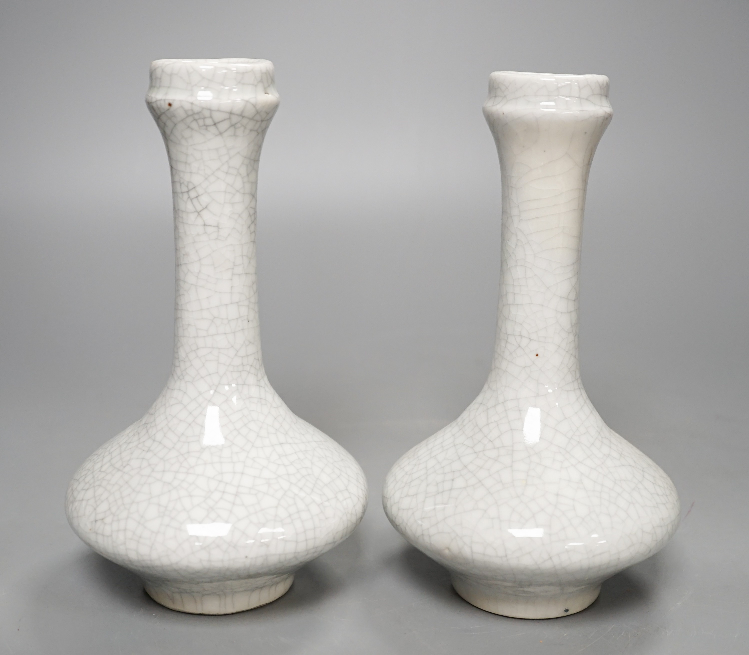 A Chinese enamelled porcelain 'dragon' jar and two crackleglaze bottle vases, tallest 19cm